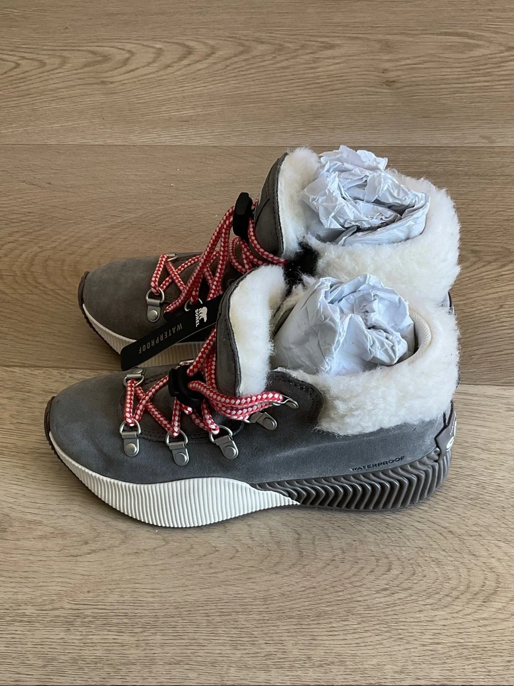 Sorel Gray and White Youth Out ‘N About Conquest Waterproof Boots